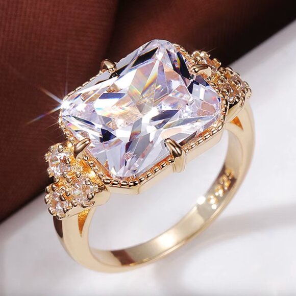 18k Yellow Gold Diamond Ring Band - Picture 2 of 5